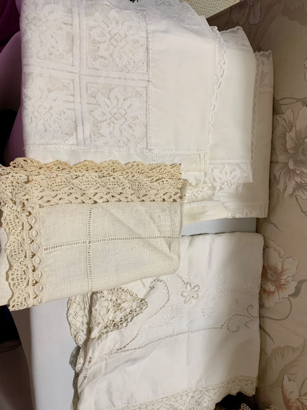 Lot Vintage Embroidered Crocheted Tablecloth Runners Napkins Craft Upcycle Use - Picture 10 of 14